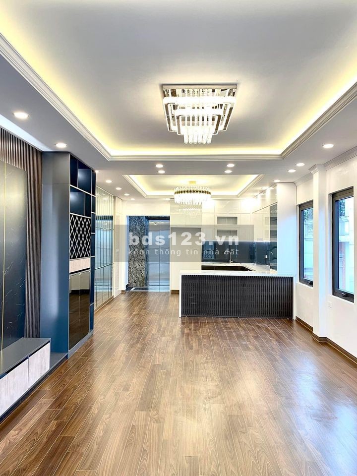 Bán nhà Tây Sơn, quận Đống Đa, có thang máy, giá 6,5 tỷ đồng, LH 0985689629