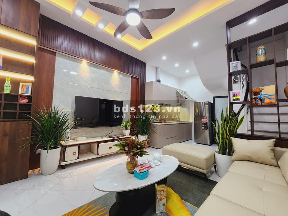 Bán nhà trung tâm quận Đống Đa, tặng FULL nội thất, DT 40m², giá chỉ 4,9 tỷ