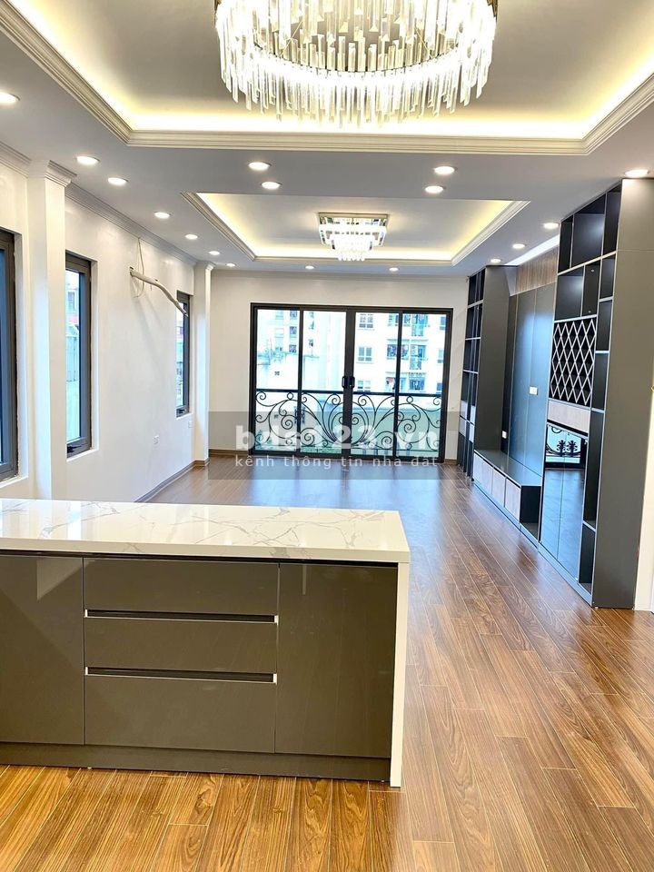 Bán nhà Tây Sơn, quận Đống Đa, có thang máy, giá 6,5 tỷ đồng, LH 0985689629