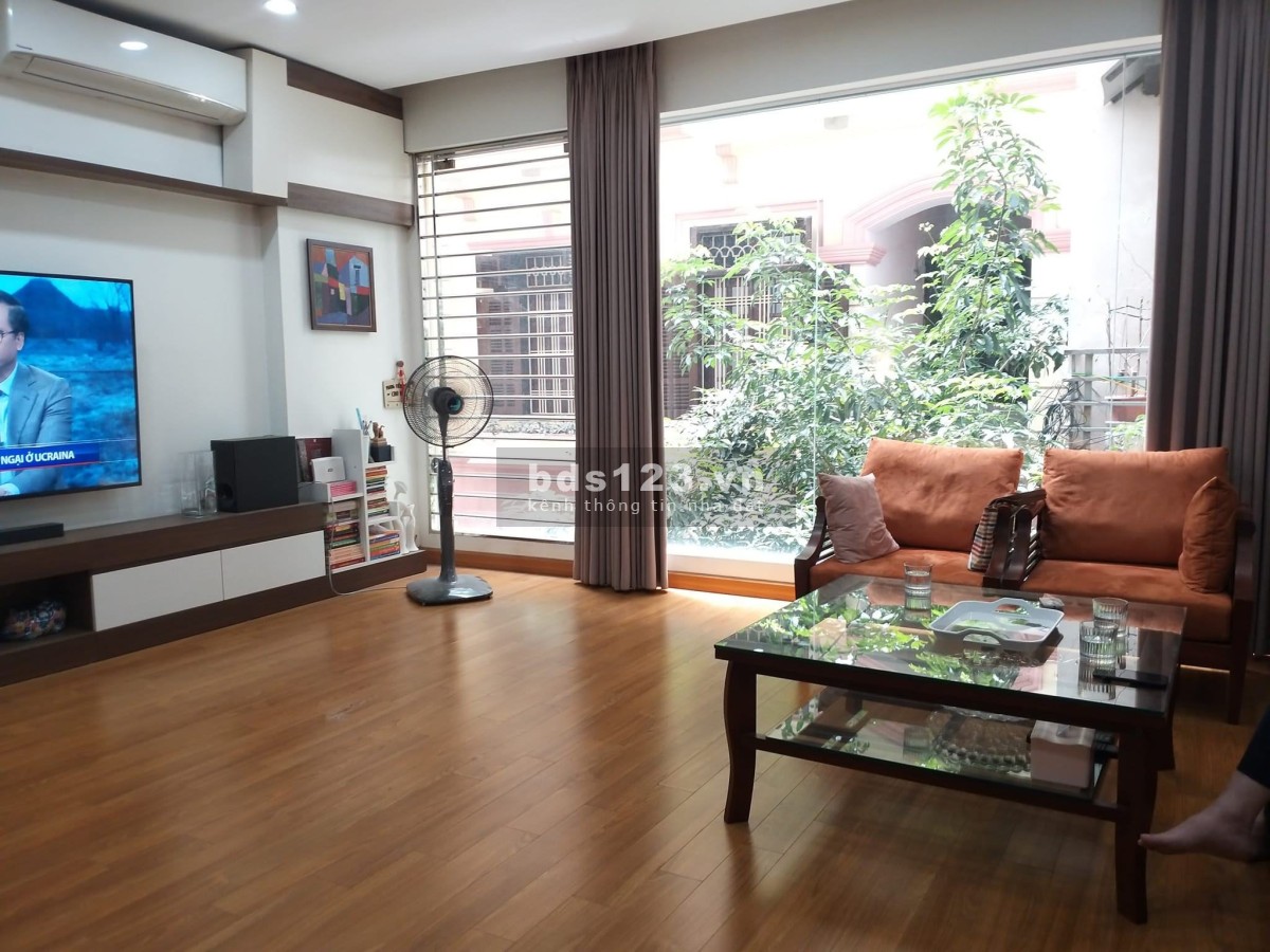 Siêu phẩm nhà hiếm Lạc Long Quân, đường ô tô gần Hồ Tây, DTSD 42m², MT 4,3m giá 5,2 tỷ