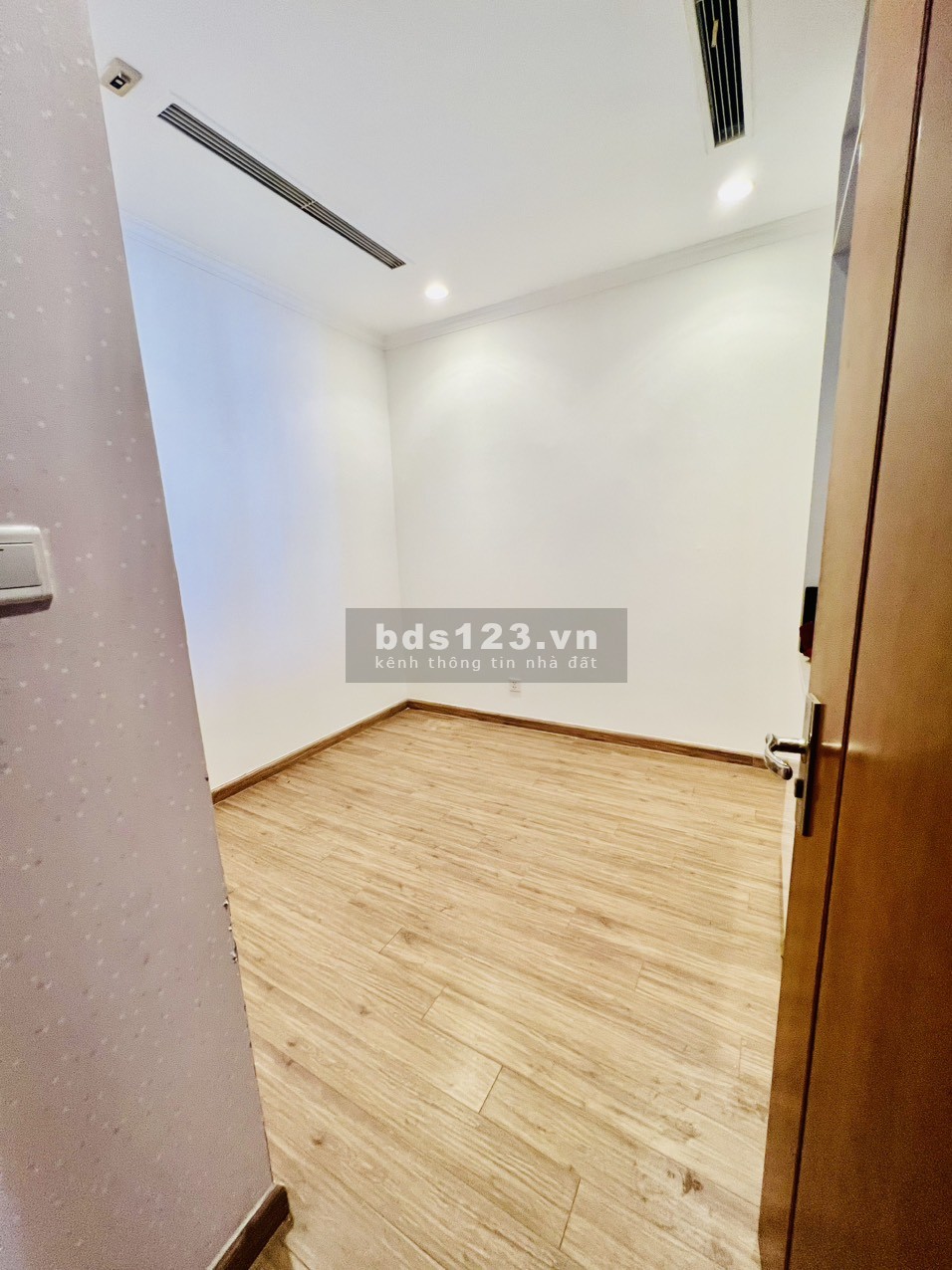 Bán căn 3 phòng ngủ góc 95m2, Park Hill Times City đồ cơ bản 5.6 tỷ bao phí
