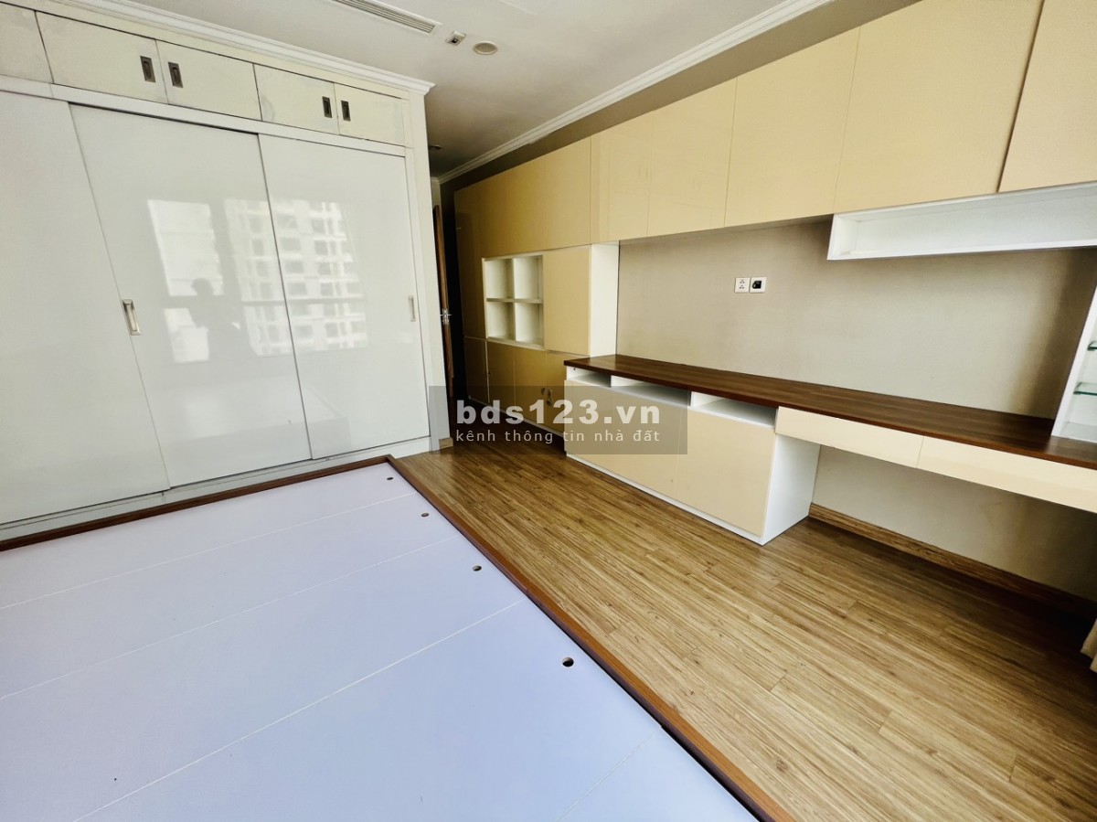 Bán căn 3 phòng ngủ góc 95m2, Park Hill Times City đồ cơ bản 5.6 tỷ bao phí