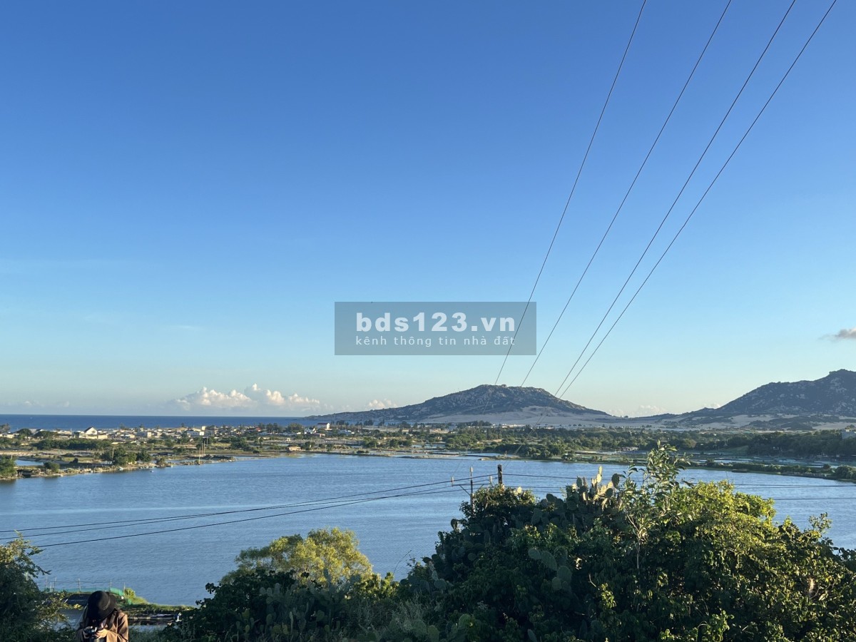 Bán đất full thổ, sổ sẵn dt 751m2, view đầm và biển ngay KDC ở Phước Dinh, Thuận Nam, Ninh Thuận