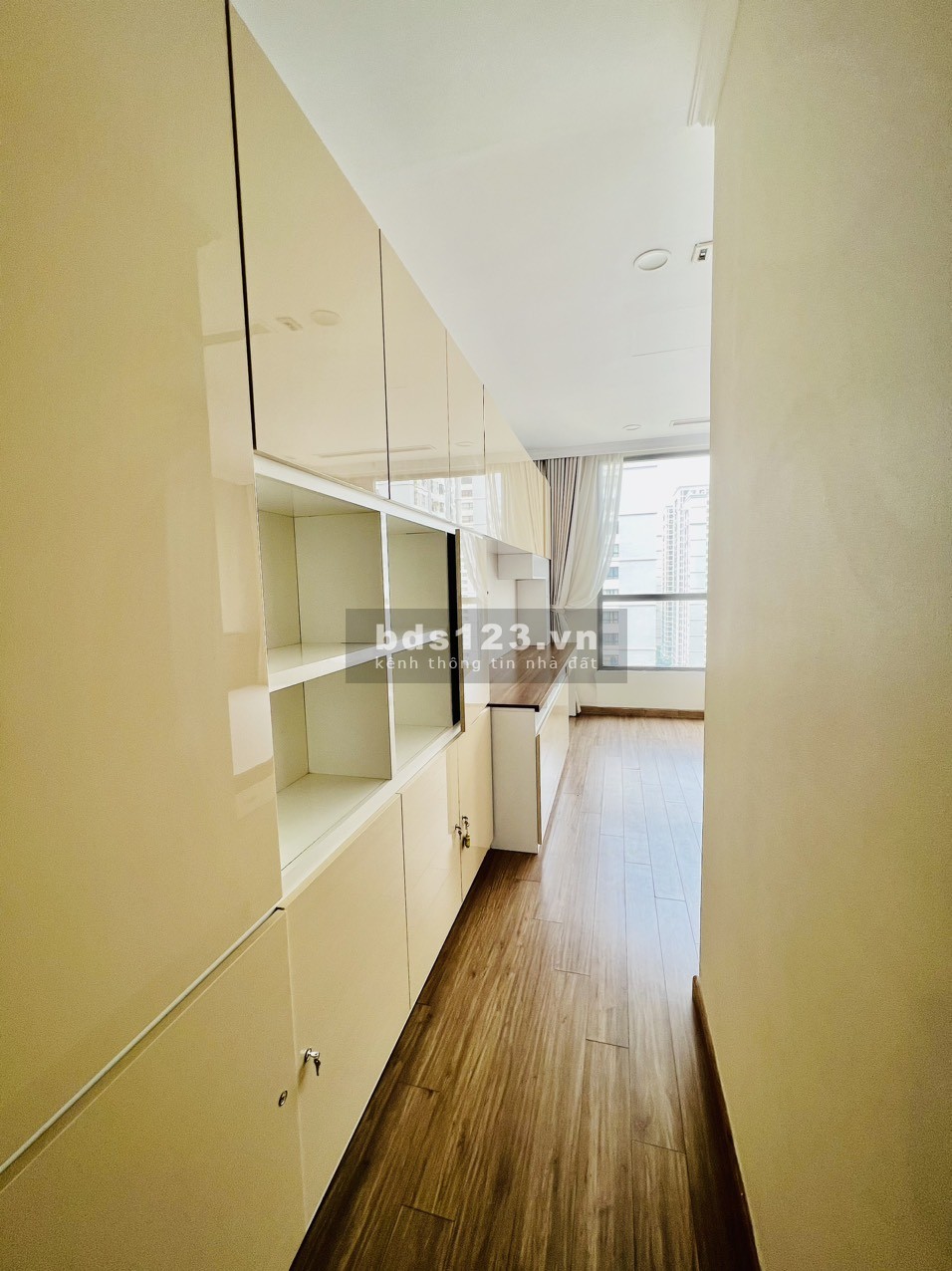Bán căn 3 phòng ngủ góc 95m2, Park Hill Times City đồ cơ bản 5.6 tỷ bao phí
