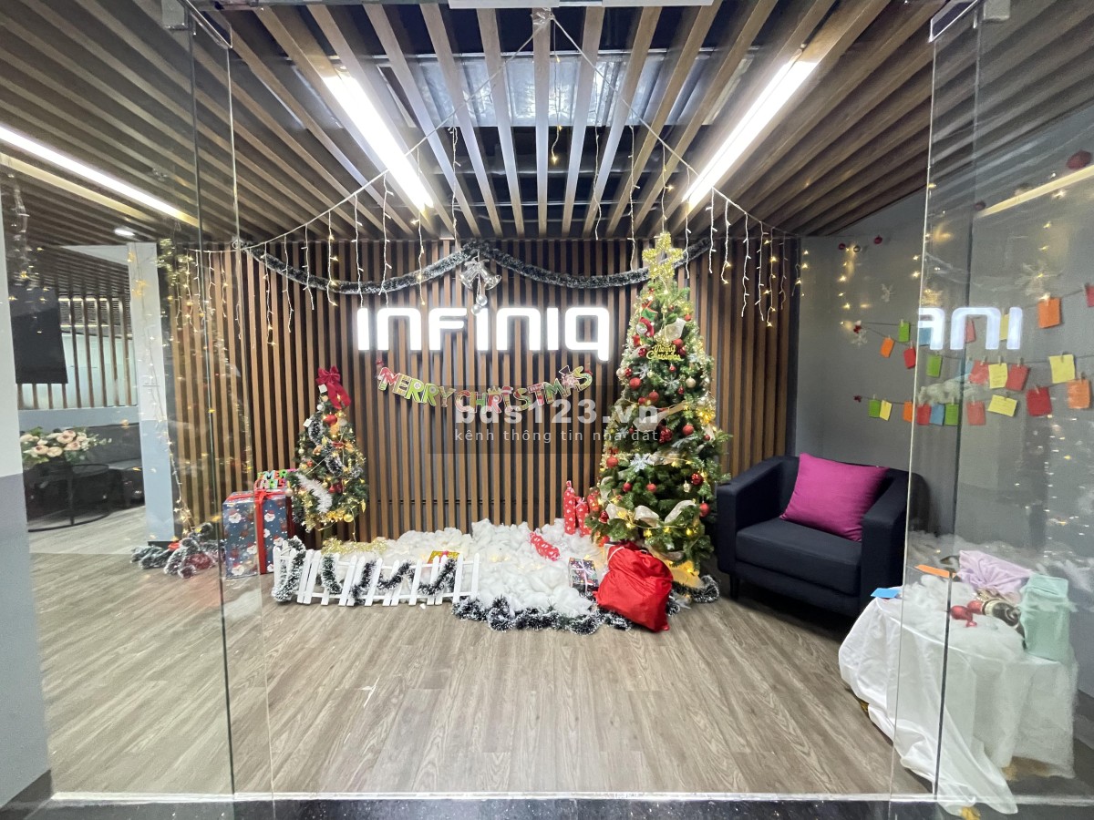 Chuyển nhượng Văn phòng Nam Từ Liêm - Cầu Giấy sàn 420m2, chỉ việc chuyển đồ vào làm