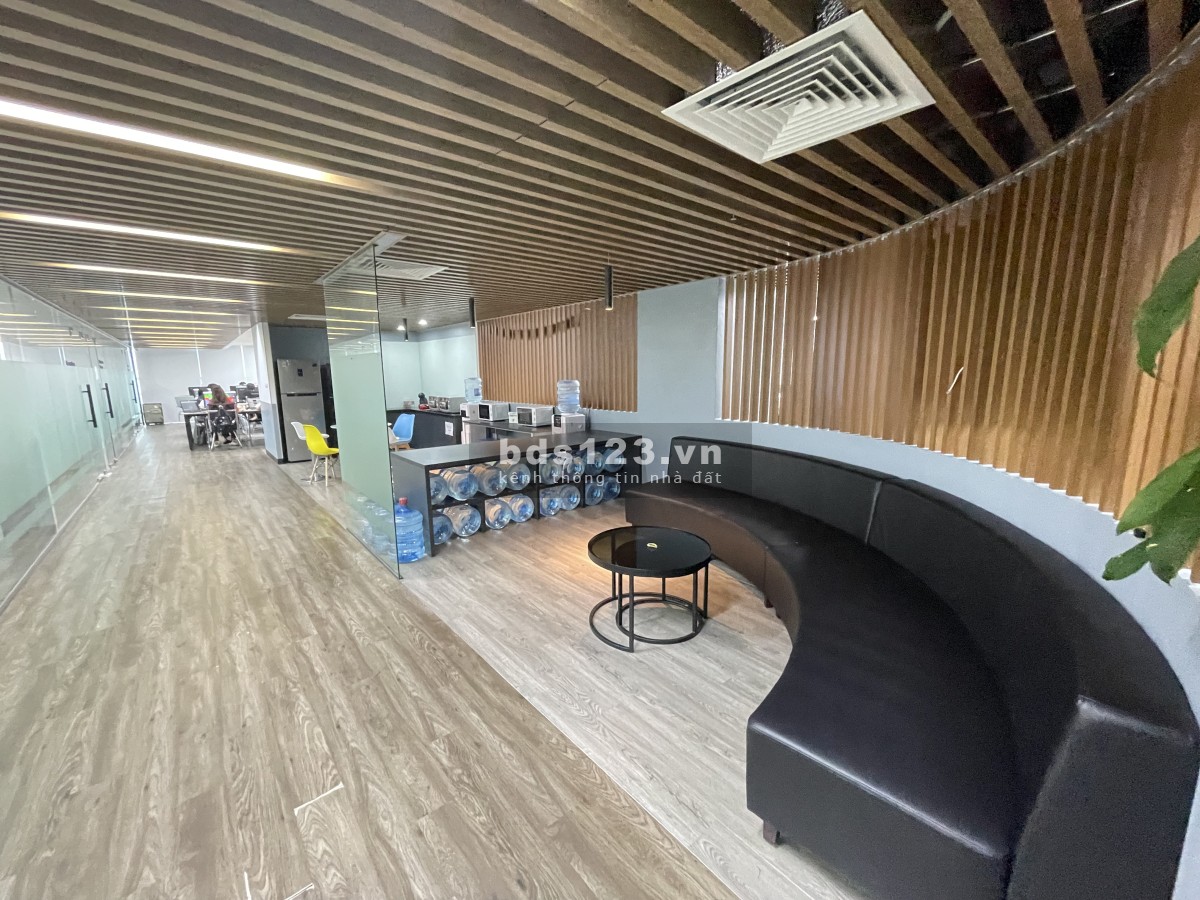 Chuyển nhượng Văn phòng Nam Từ Liêm - Cầu Giấy sàn 420m2, chỉ việc chuyển đồ vào làm