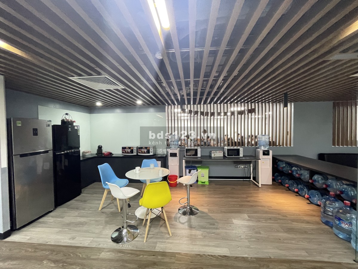 Chuyển nhượng Văn phòng Nam Từ Liêm - Cầu Giấy sàn 420m2, chỉ việc chuyển đồ vào làm