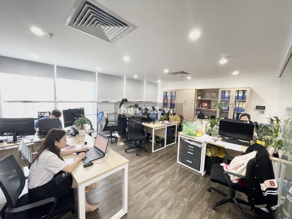 Chuyển nhượng Văn phòng Nam Từ Liêm - Cầu Giấy sàn 420m2, chỉ việc chuyển đồ vào làm