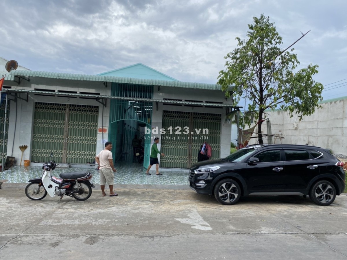 Bán 600m2 Đất Mt Chợ Giá 500tr, shr, thổ cư 100% giá cực kì rẻ