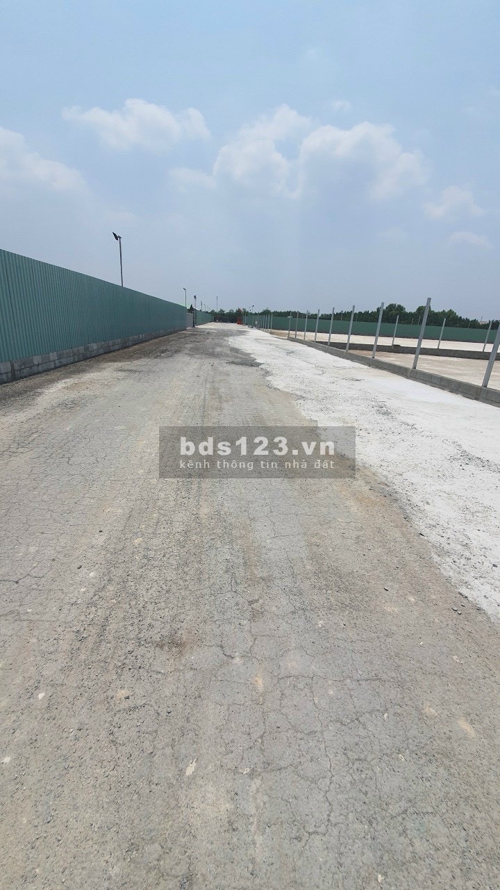 Cho thuê 5000m2 đất trống ngay đường lớn container cổng KCN Hiệp Phước, Nhà Bè, TP HCM