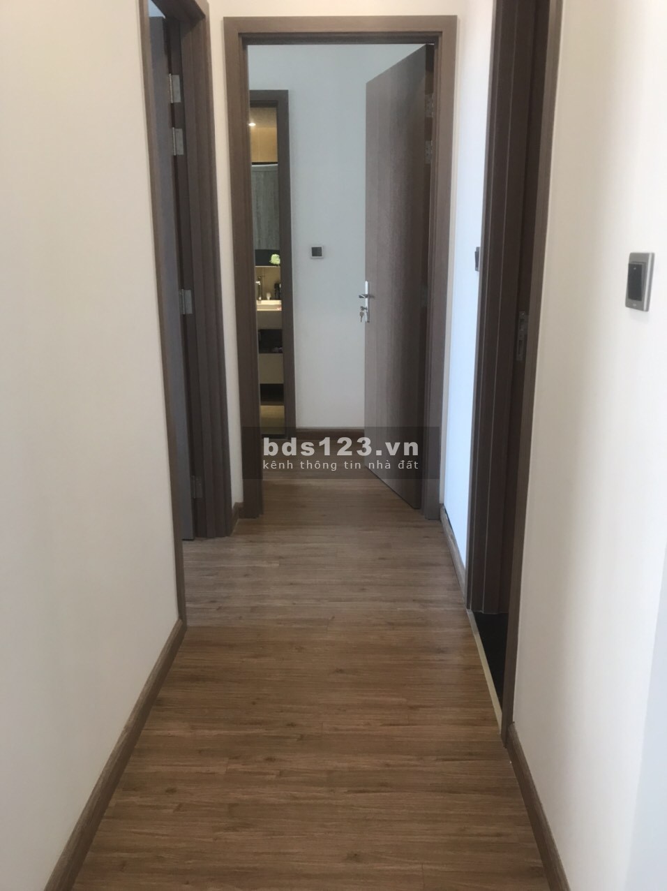 Bán căn hộ tầng cao vinhomes metropolis xem nhà liên hệ:0971899862