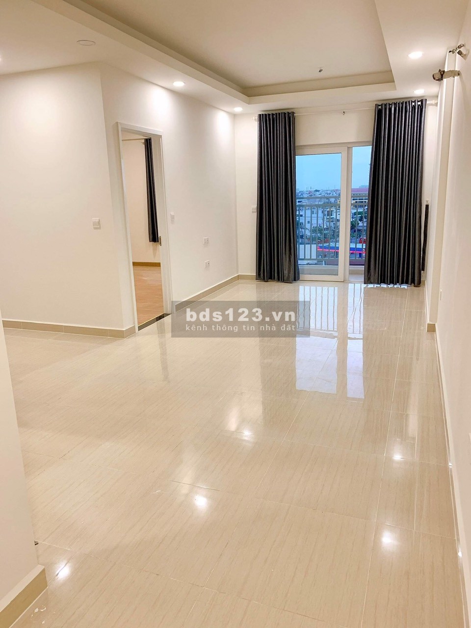 Cho thuê căn hộ Moonlight Boulevard - 3pn 2wc có rèm + máy lạnh 13 triệu/tháng.Lh: 0938308438.