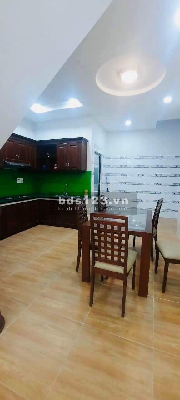 Cần bán gấp nhà hẻm xe hơi Lê Đức Thọ, Gò Vấp 2 tầng, giá cả thương lượng