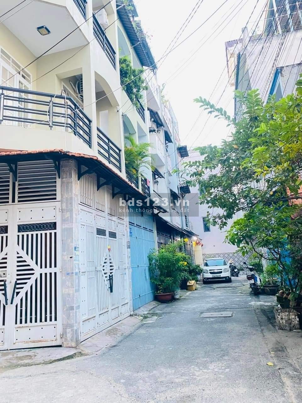 Bán nhà mặt tiền Gò Vấp, xe hơi vào nhà, giá bán 5 tỷ đồng