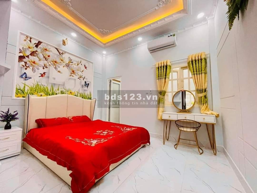 Bán nhà mặt tiền Gò Vấp, xe hơi vào nhà, giá bán 5 tỷ đồng