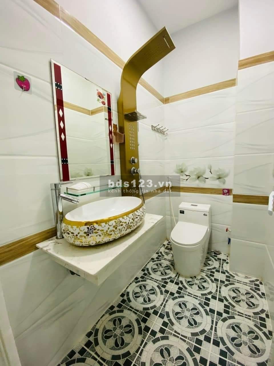 Bán nhà mặt tiền Gò Vấp, xe hơi vào nhà, giá bán 5 tỷ đồng
