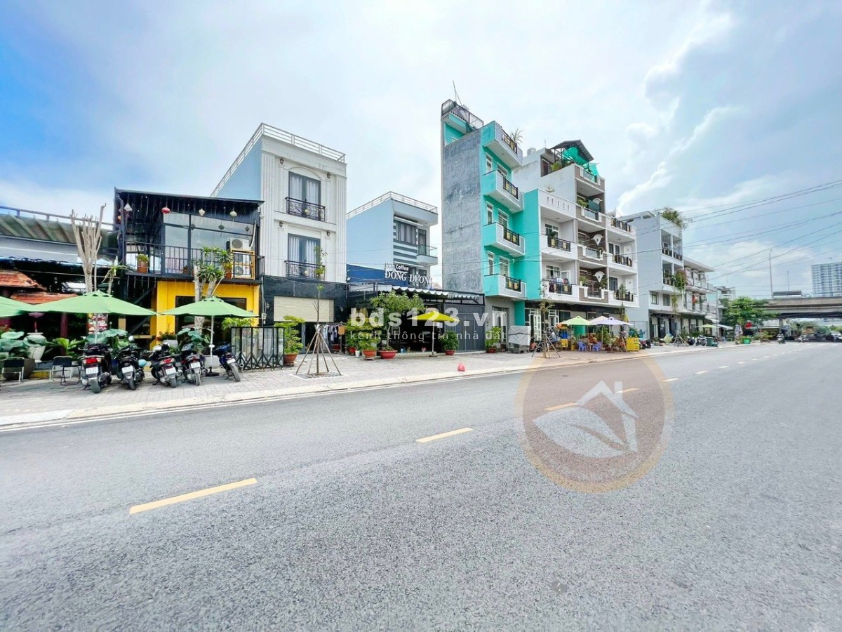 Cần bán lô đất Mặt Tiền Khu Dân Cư Nam Long, Quận 7