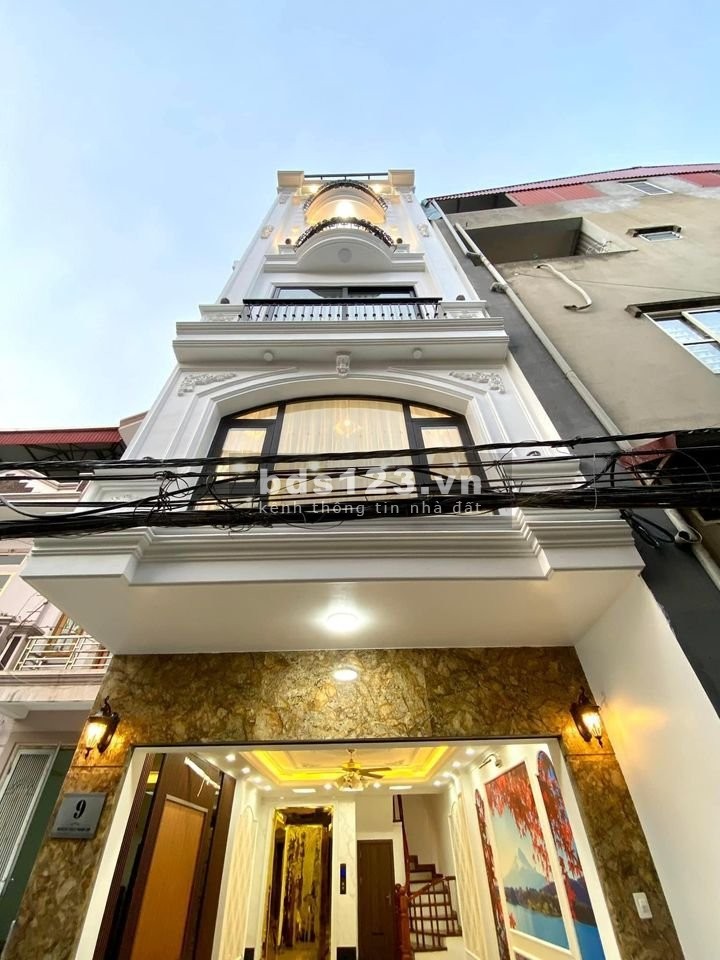 Bán nhà Tây Sơn ngã Tư Sở, quận Đống Đa, DT 40m² x 6 tầng, thang máy, giá 6 tỷ 5