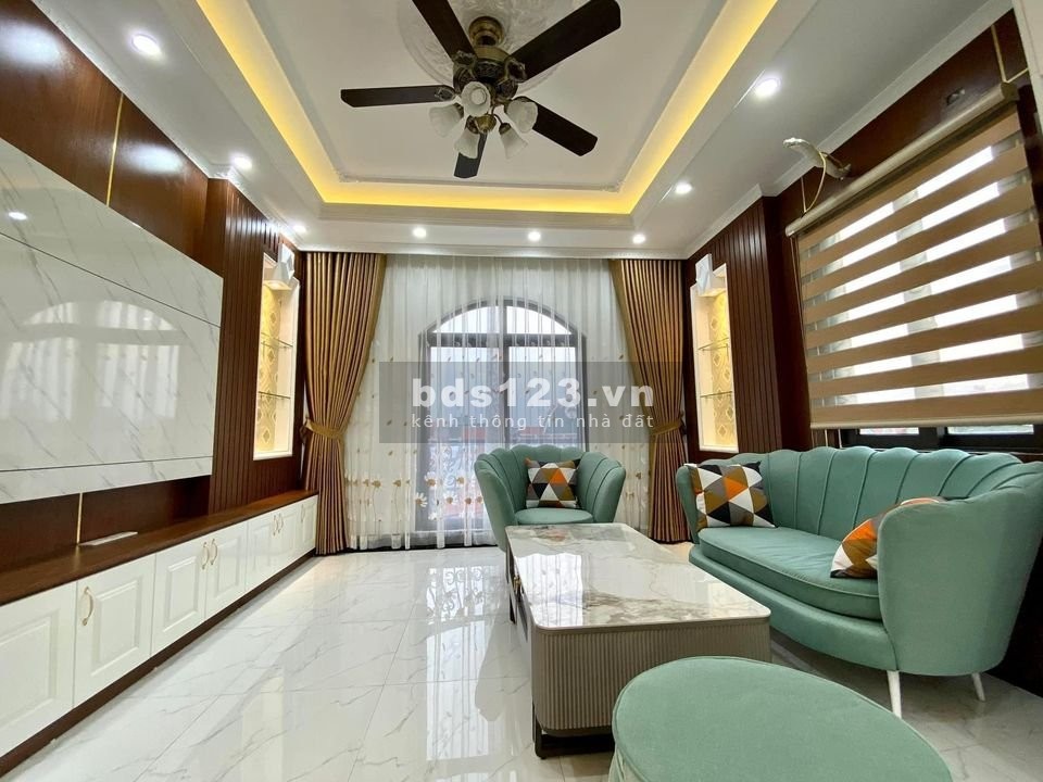 Bán nhà Tây Sơn ngã Tư Sở, quận Đống Đa, DT 40m² x 6 tầng, thang máy, giá 6 tỷ 5