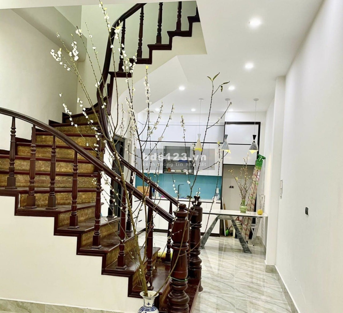 Bán gấp nhà chính chủ Mai Dịch, quận Cầu Giấy, DT 45m² x 5 tầng, mới đẹp, giá 6,8 tỷ