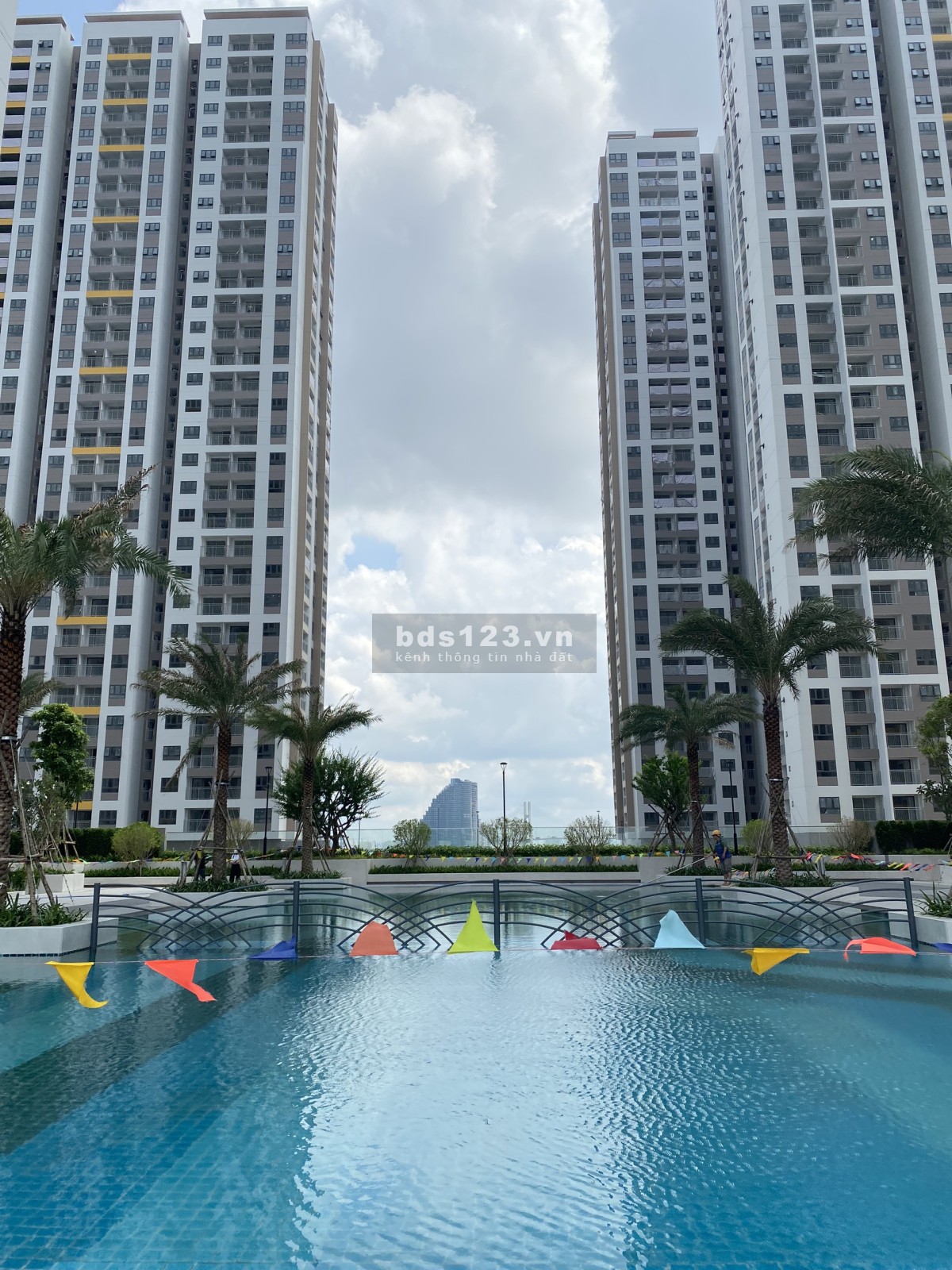 (Tin thật) Hàng thuê giá rẻ tại Q7 Riverside