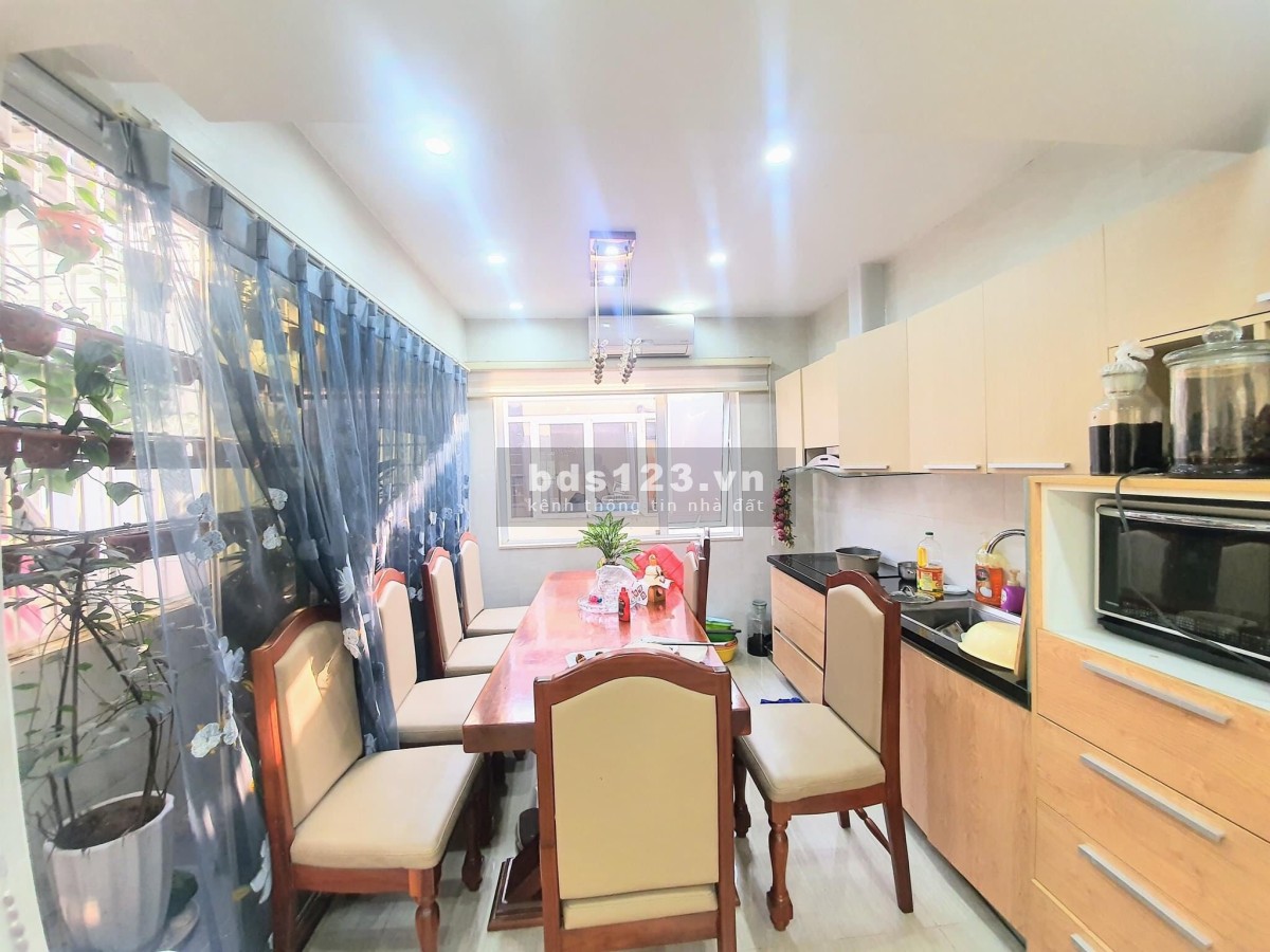 Bán nhà cực hiếm siêu phẩm Lĩnh Nam Hoàng Mai, dt 35m2, 4 tầng giá 3tỷ