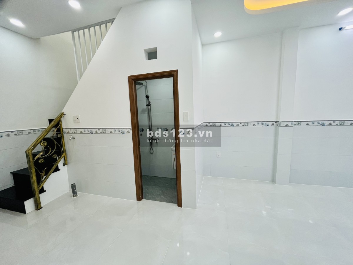 BÁN NHÀ HIẾM ĐƯỜNG CHIẾN LƯỢC, QUẬN BÌNH TÂN, 1 LẦU, HẺM 4M, GIÁ 3,5 TỶ LH 0877737357