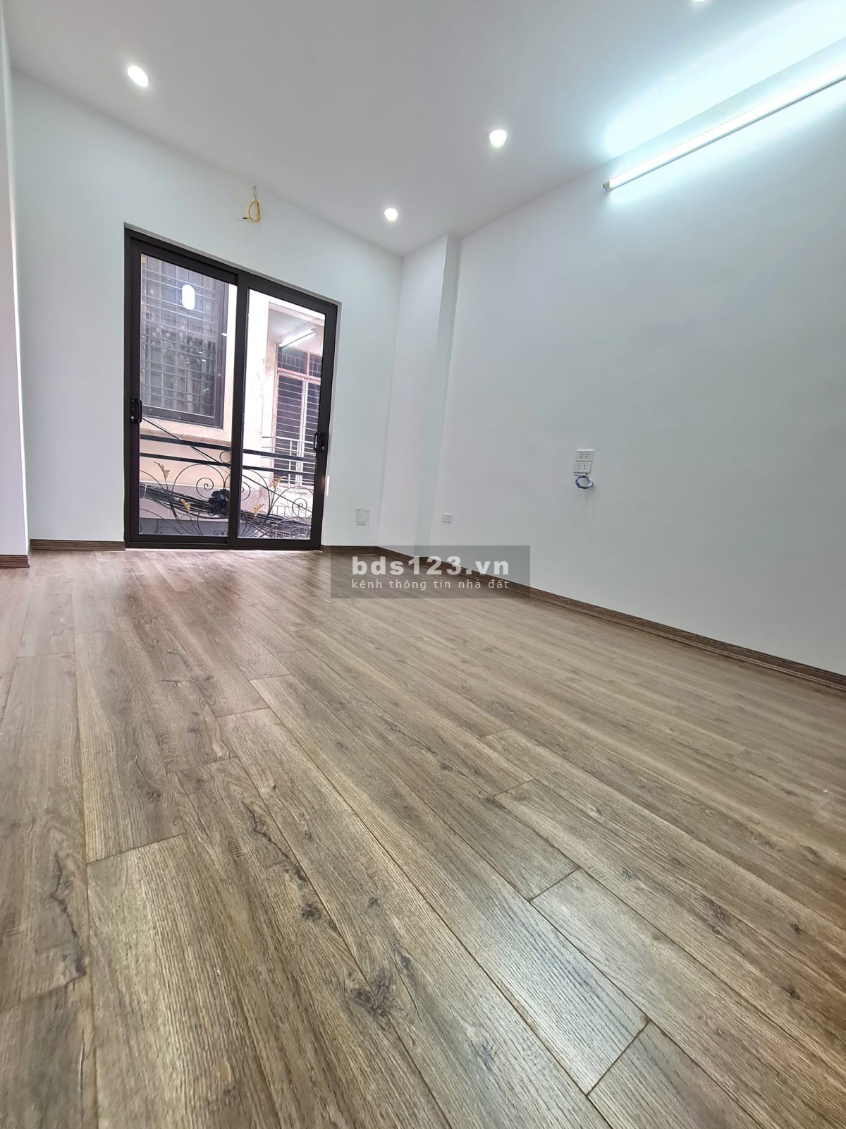 Bán nhà mới Tứ Liên, Tây Hồ, vào ở ngay, 2 thoáng DT 35m² x 5 tầng, giá 4,75 tỷ