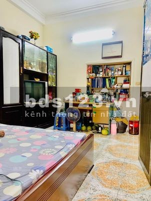 Bán nhà hiếm đường ô tô tránh, dừng đỗ thoải mái, tiện ích xung quanh vô vàn