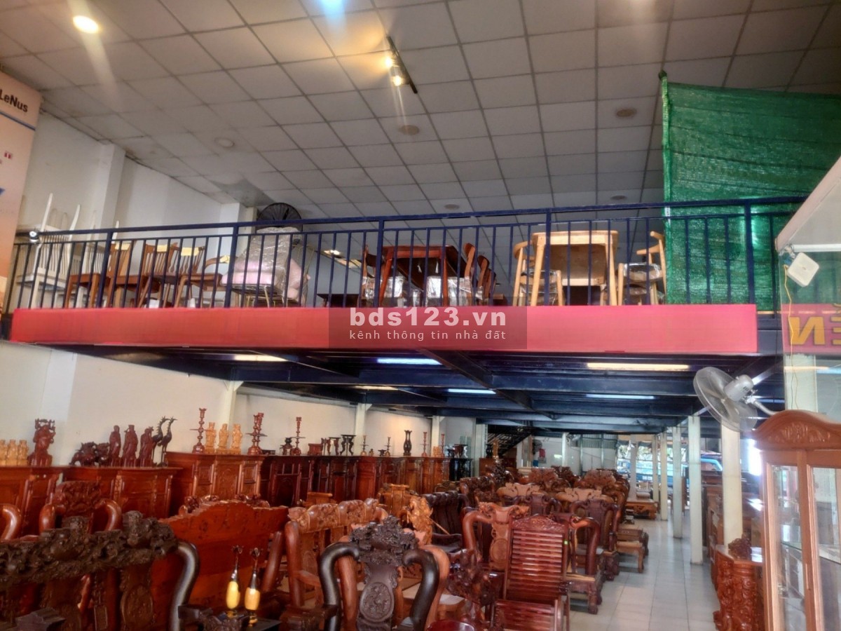 Cho thuê 1800m2 kho Quốc Lộ 13, Hiệp Bình Phước, Quận Thủ Đức, TP HCM.