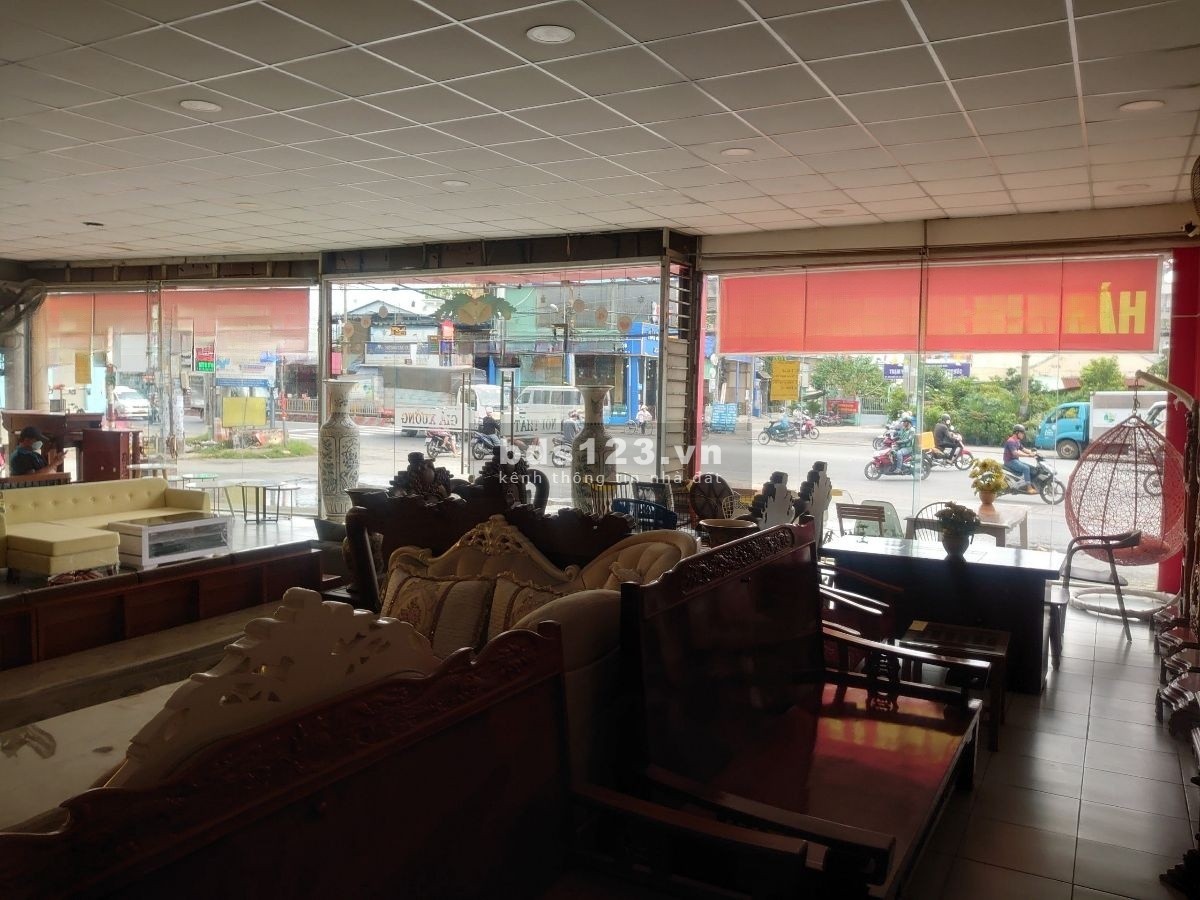 Cho thuê 1800m2 kho Quốc Lộ 13, Hiệp Bình Phước, Quận Thủ Đức, TP HCM.
