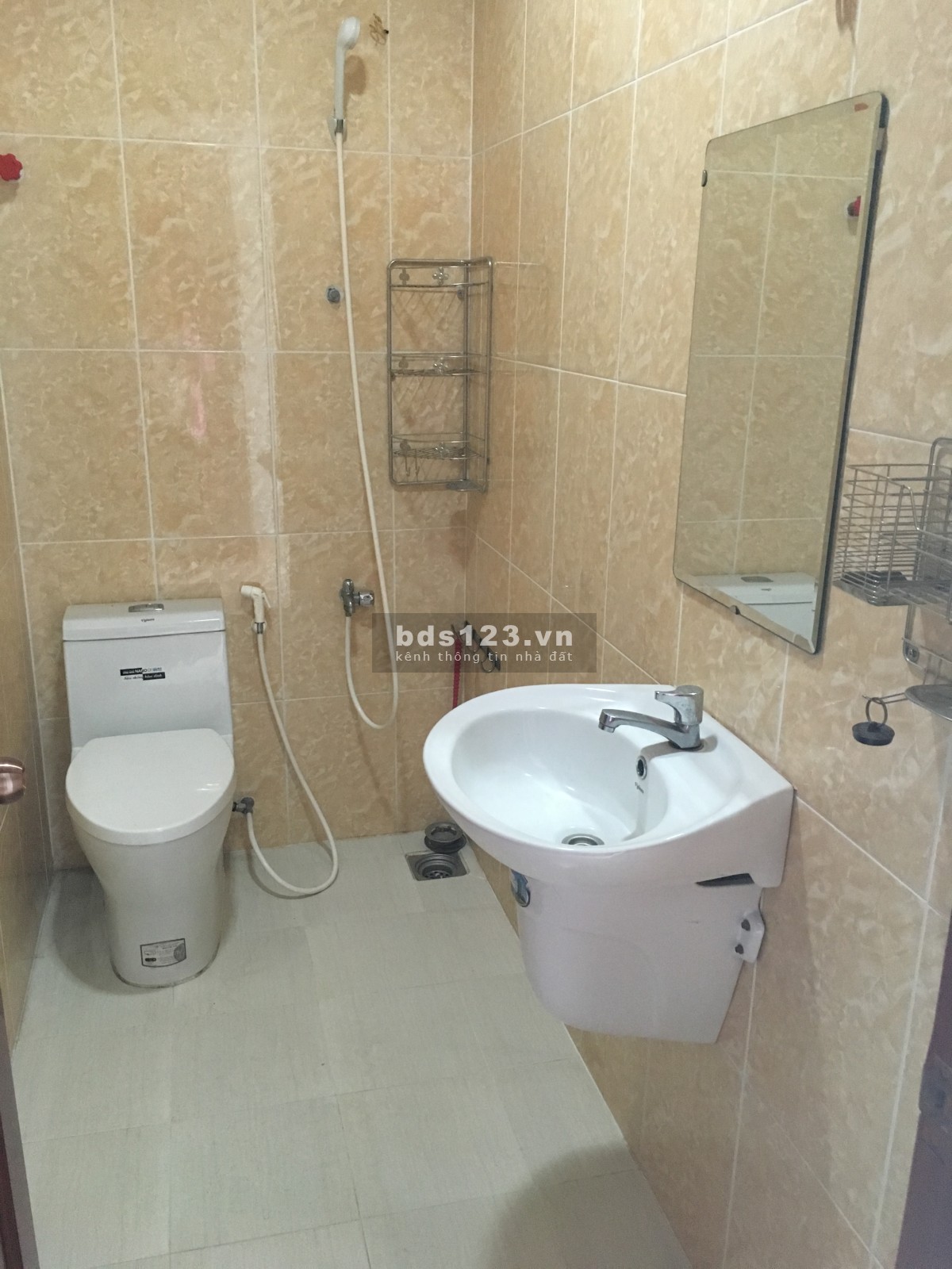 Mặt bằng có phòng ở lại, khu đông đúc, gần AEON Tân Phú, giá chỉ 5tr