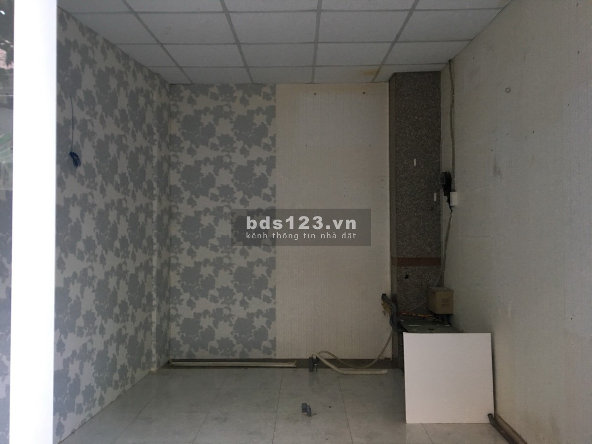 Mặt bằng có phòng ở lại, khu đông đúc, gần AEON Tân Phú, giá chỉ 5tr