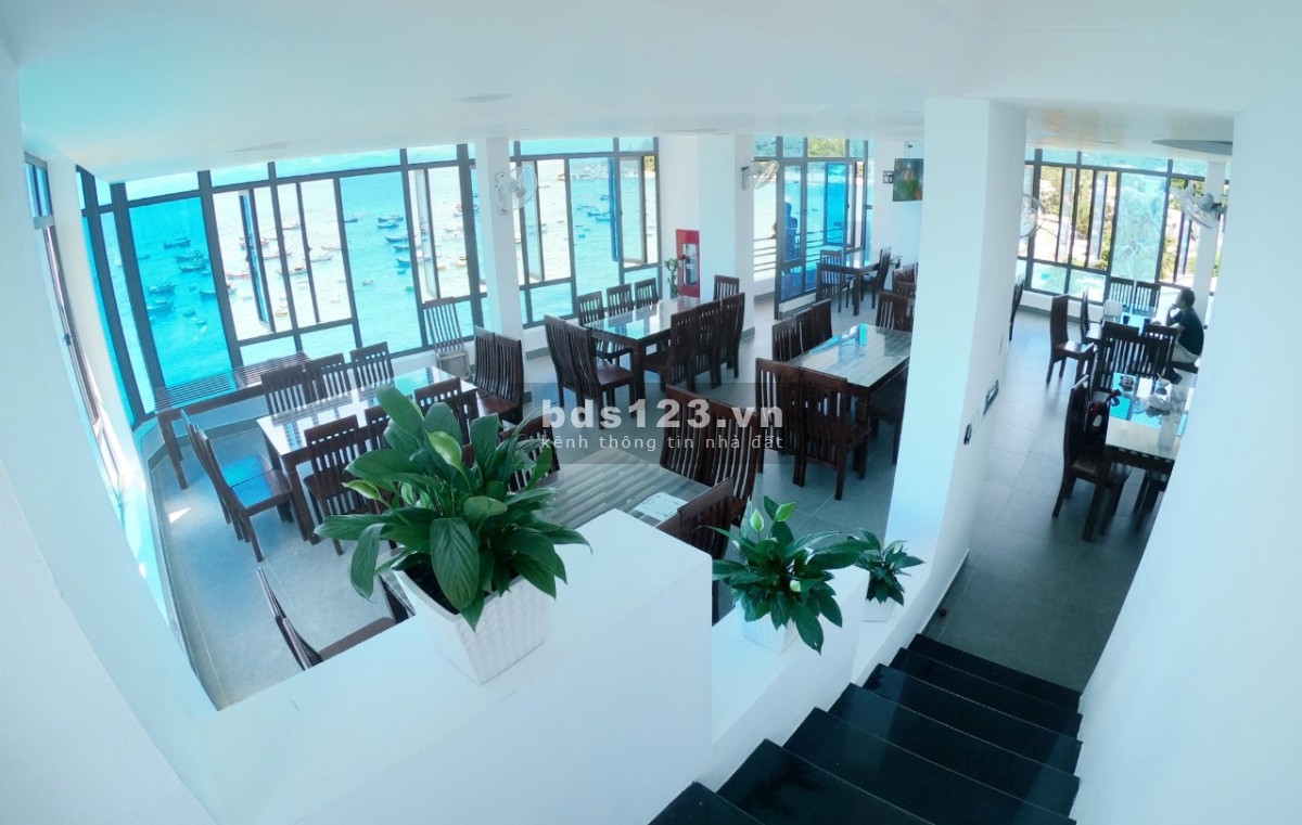 Cho thuê khách sạn mặt biển Quy Nhơn 4 mặt tiền dt 150m2, 6 tầng giá tốt