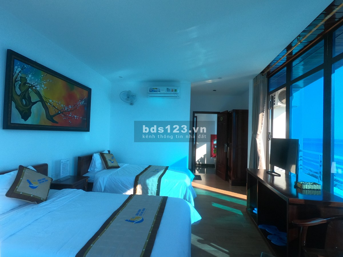 Cho thuê khách sạn mặt biển Quy Nhơn 4 mặt tiền dt 150m2, 6 tầng giá tốt