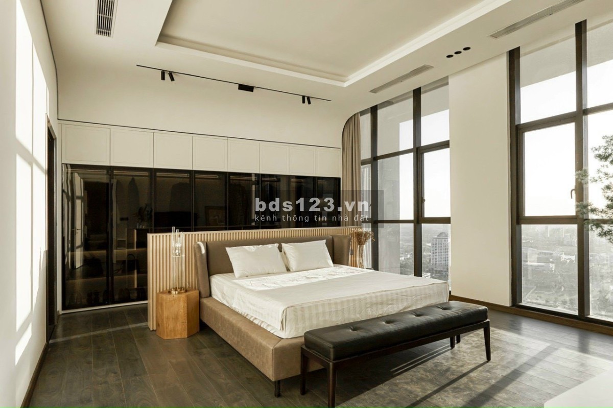 CĂN HỘ PENTHOUSE CAO CẤP RIVIERA POINT 4PN – 300M2 – CHO THUÊ 4000$/THÁNG.