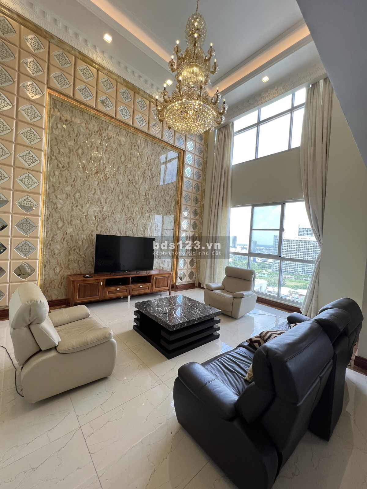 Căn hộ Penthouse cao cấp Star Hill Phú Mỹ Hưng, 4pn, dt 300m2, cho thuê 55 triệu