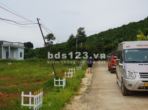Cần ra gấp đất ngộp ở Lộc Nam, Bảo Lâm, Lâm Đồng dt 300m2, giá 750tr