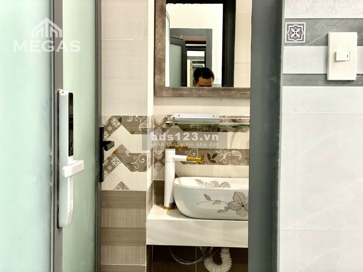 Căn Hộ Cao Cấp Giá Tốt, Đầy Đủ Nội Thất, Ban Công Riêng Ngay Dương Quảng Hàm - Văn Lang Cơ Sở 3