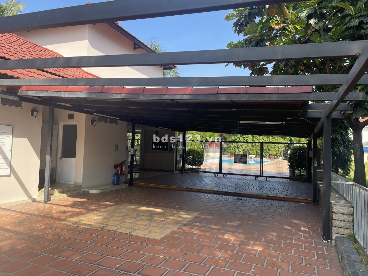 Tôi cần cho thuê căn biệt thự giá 25tr đầy đủ nội thất tiện nghi đối diện hồ bơi và phòng tập GYM