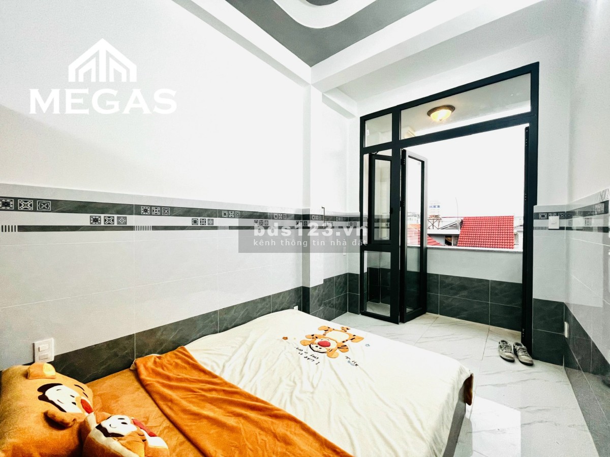 Căn Hộ Cao Cấp Giá Tốt, Đầy Đủ Nội Thất, Ban Công Riêng Ngay Dương Quảng Hàm - Văn Lang Cơ Sở 3