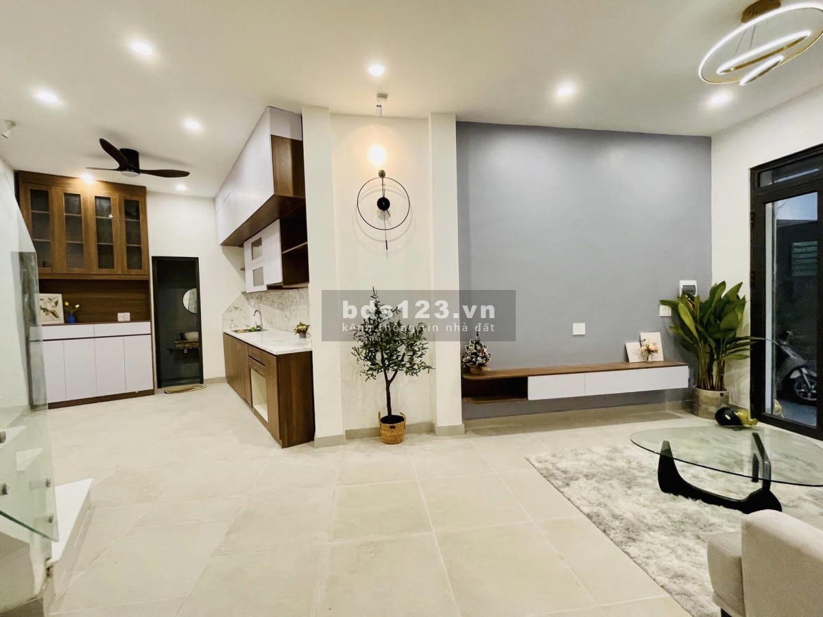 Bán nhà Võng Thị, Tây Hồ, căn góc nhà đẹp ở ngay, DTSD 50m², giá chỉ 6 tỷ