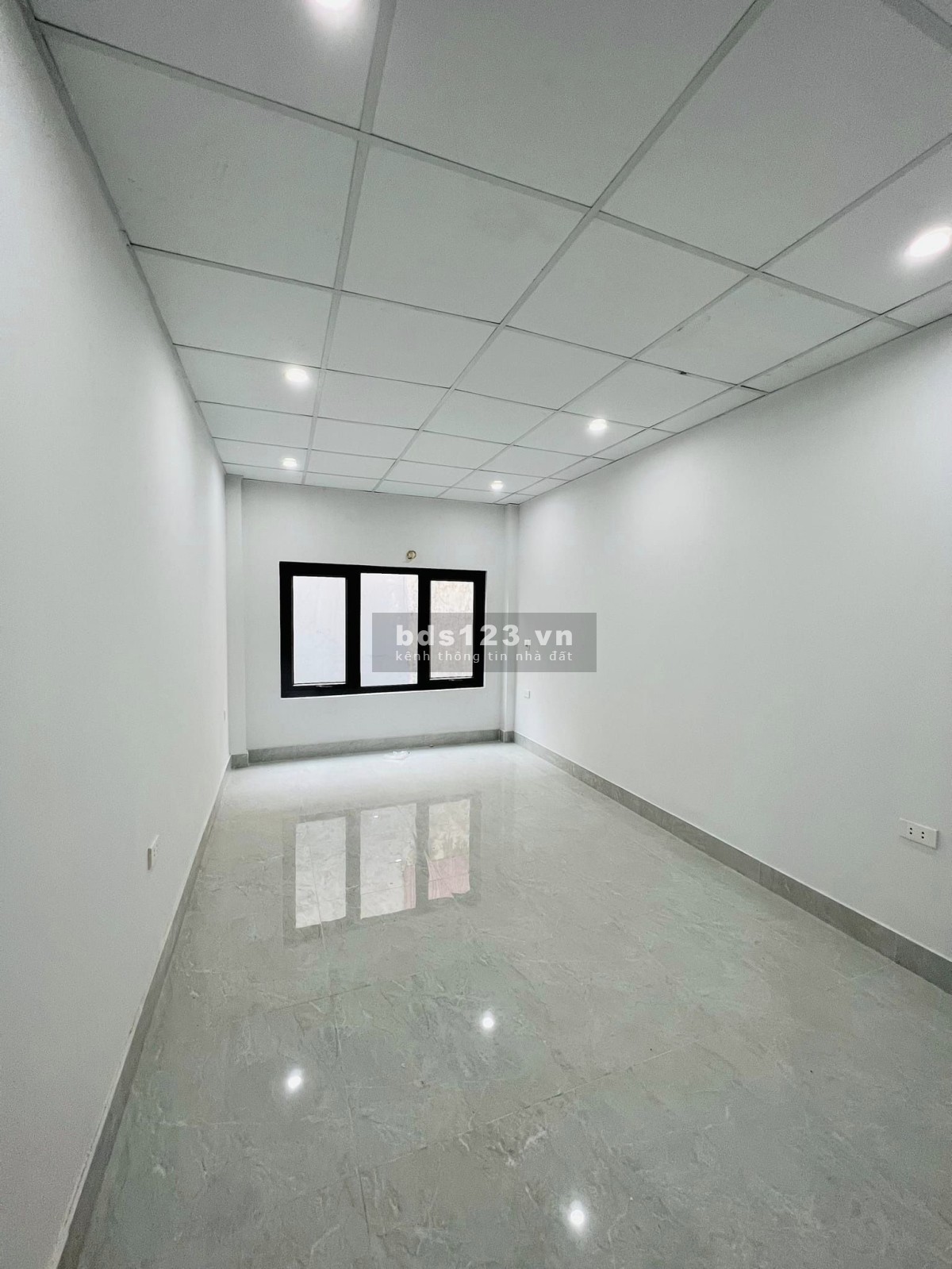 Bán nhà Trường Chinh giá 3.9 tỷ, DT 35m² x 4 tầng, MT 4m, nhà mới, ngõ thông