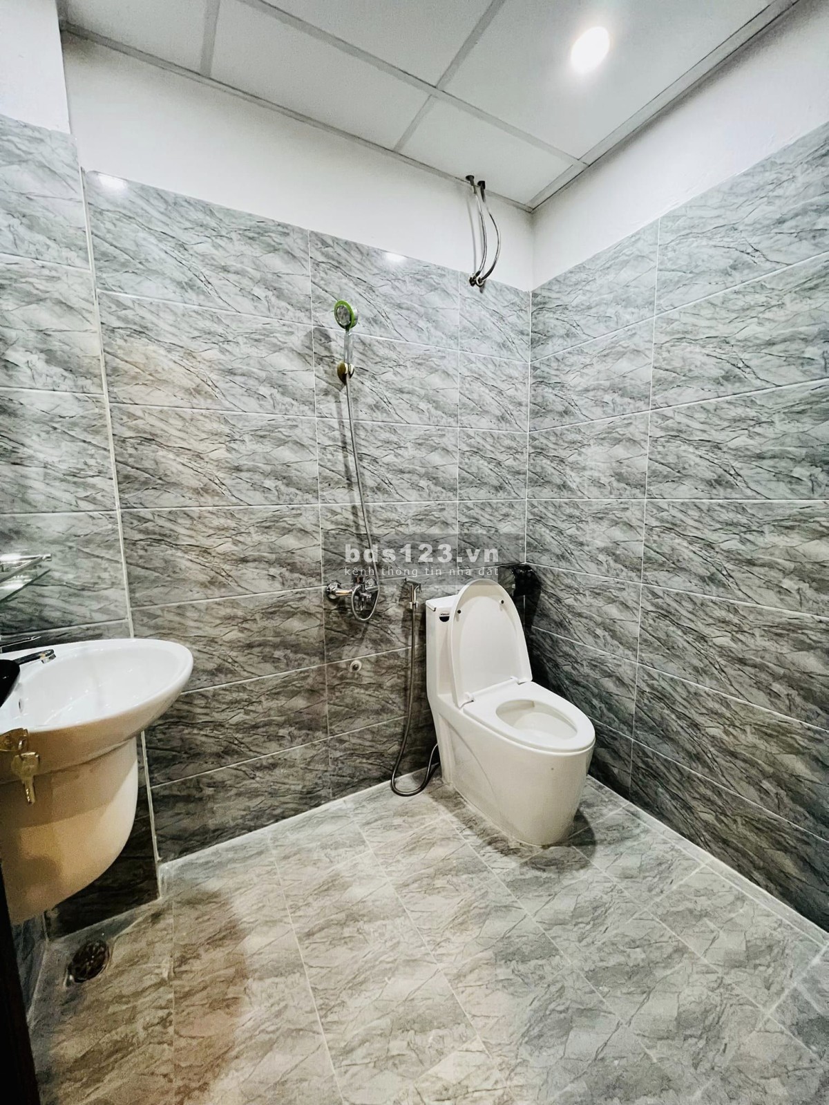 Bán nhà Trường Chinh giá 3.9 tỷ, DT 35m² x 4 tầng, MT 4m, nhà mới, ngõ thông