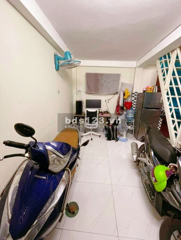 2 tỷ - Bán nhà Thống Nhất, Gò Vấp , 2 tầng, 2pn 2wc , 3 gác đậu cửa