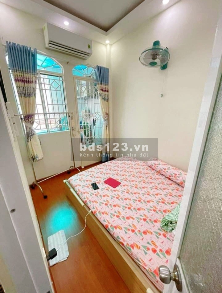 2 tỷ - Bán nhà Thống Nhất, Gò Vấp , 2 tầng, 2pn 2wc , 3 gác đậu cửa
