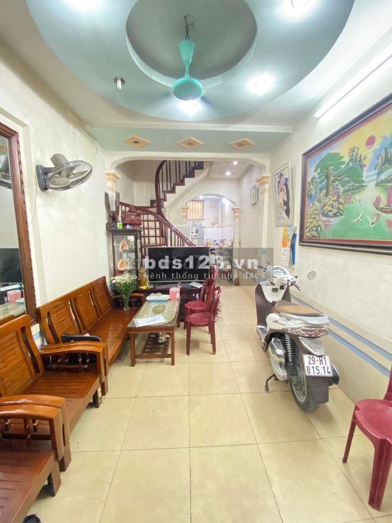 Bán nhà 6 tầng mặt tiền rộng Đại Từ nhỉnh 4 tỷ, khu dân cư đông đúc