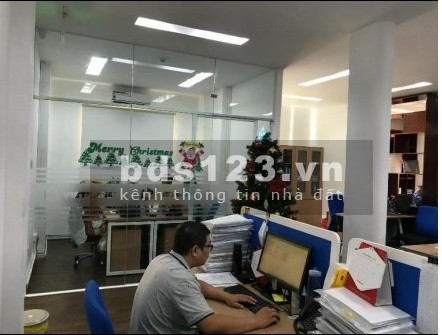 Cho thuê gấp văn phòng Cao Thắng Quận 3, tiện ích đủ lh 0768655446