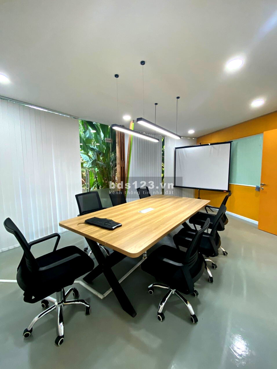 Văn phòng xanh đẹp mới lạ giữa vườn Sài Gòn với giá phải chăng