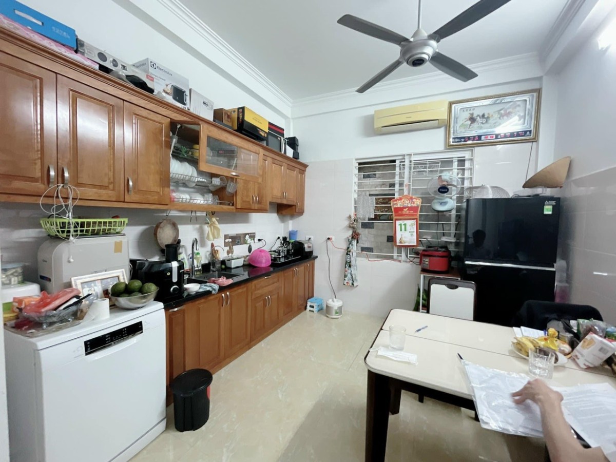Gia chủ chuyển nhà cần bán nhà Ngõ đẹp Nguyễn Trãi, giá 2.9 tỷ
